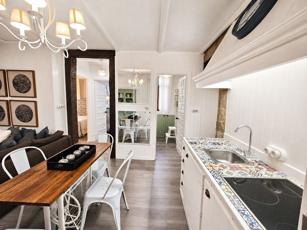 2 Bed Apartment for sale in La Duquesa Costa Del Sol, Málaga, Spain