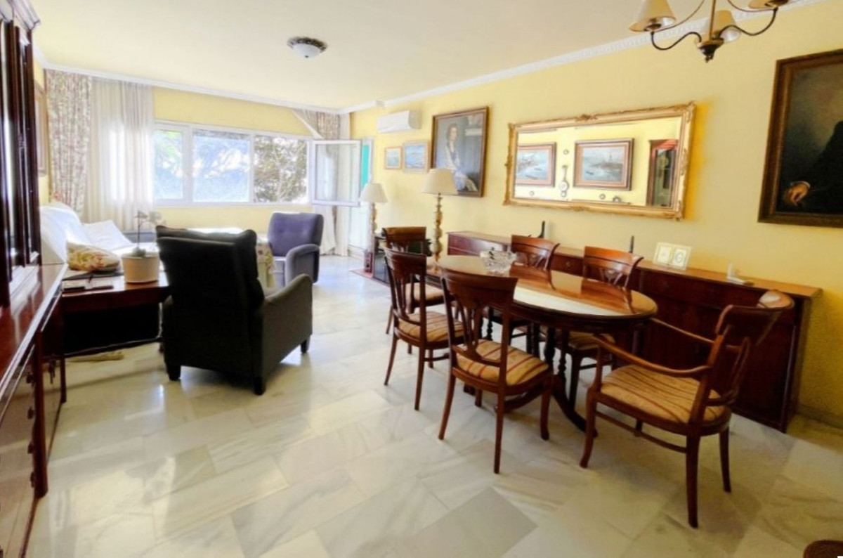 3 Bed Apartment for sale in Estepona Costa Del Sol, Málaga, Spain