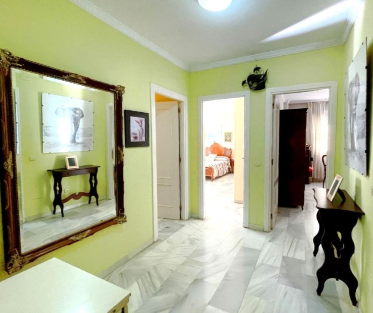 3 Bed Apartment for sale in Estepona Costa Del Sol, Málaga, Spain
