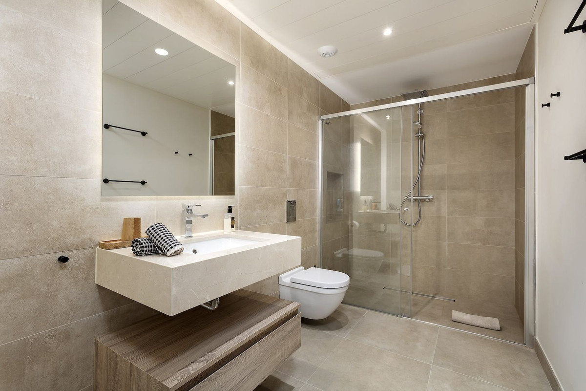 Se vende Villa - Chalet de 5 dormitorios en Costa Del Sol, Málaga, España