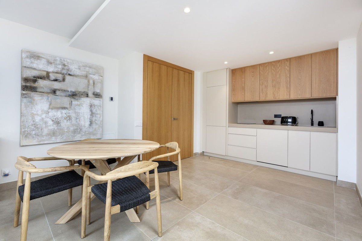 Se vende Villa - Chalet de 5 dormitorios en Costa Del Sol, Málaga, España