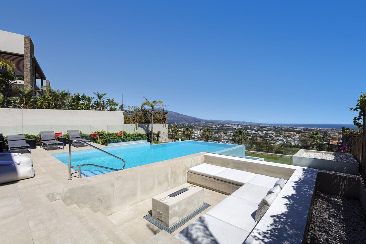 Se vende Villa - Chalet de 5 dormitorios en Costa Del Sol, Málaga, España