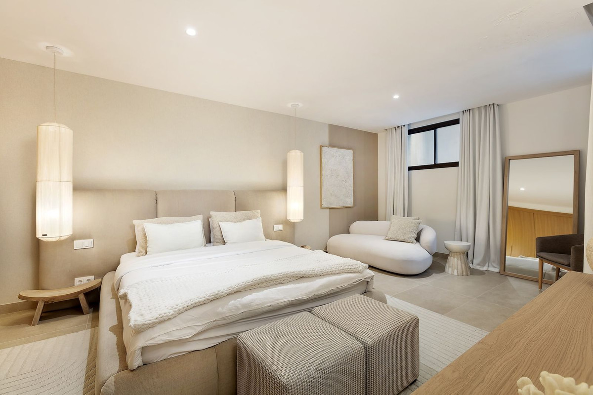 Se vende Villa - Chalet de 5 dormitorios en Costa Del Sol, Málaga, España