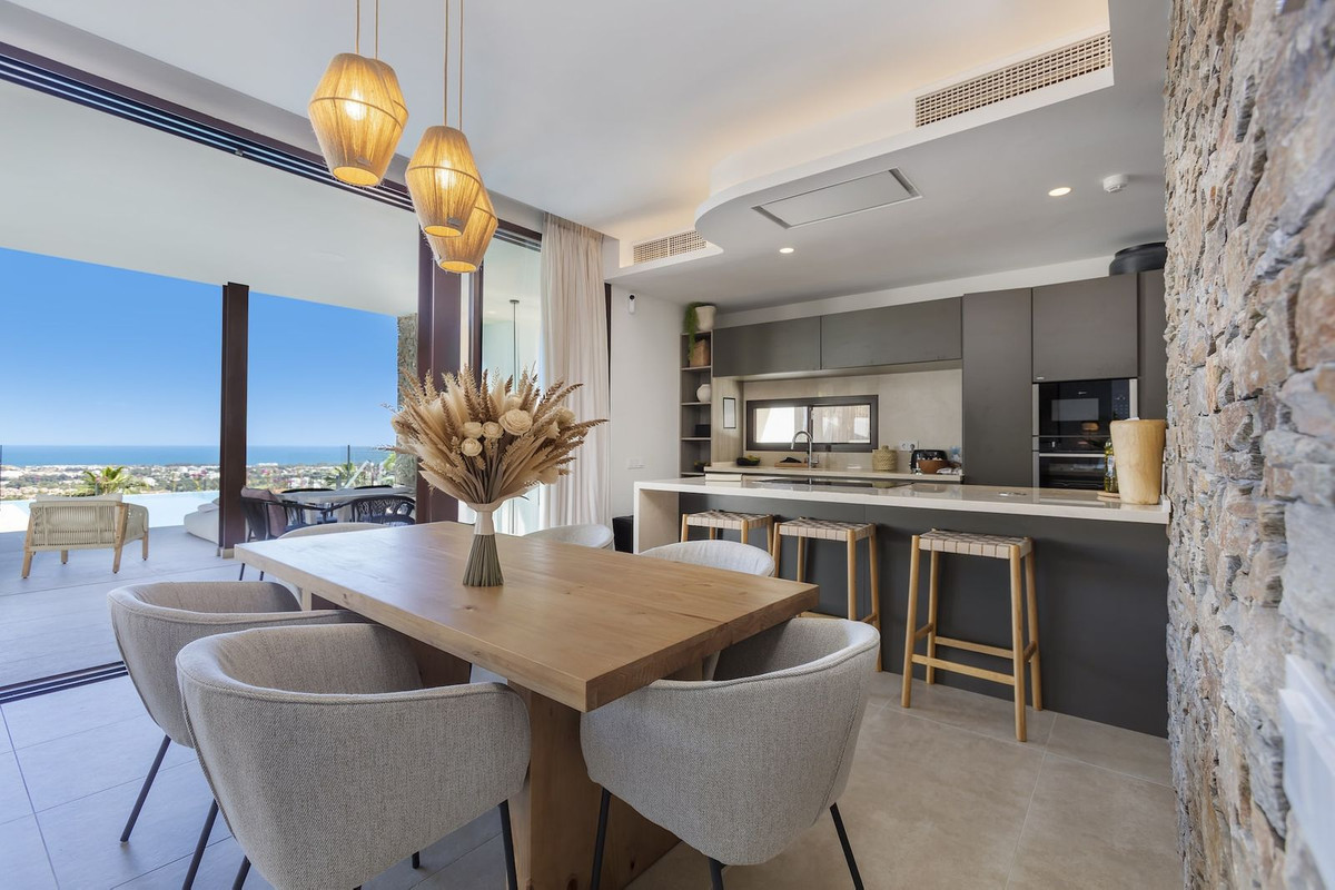 Se vende Villa - Chalet de 5 dormitorios en Costa Del Sol, Málaga, España