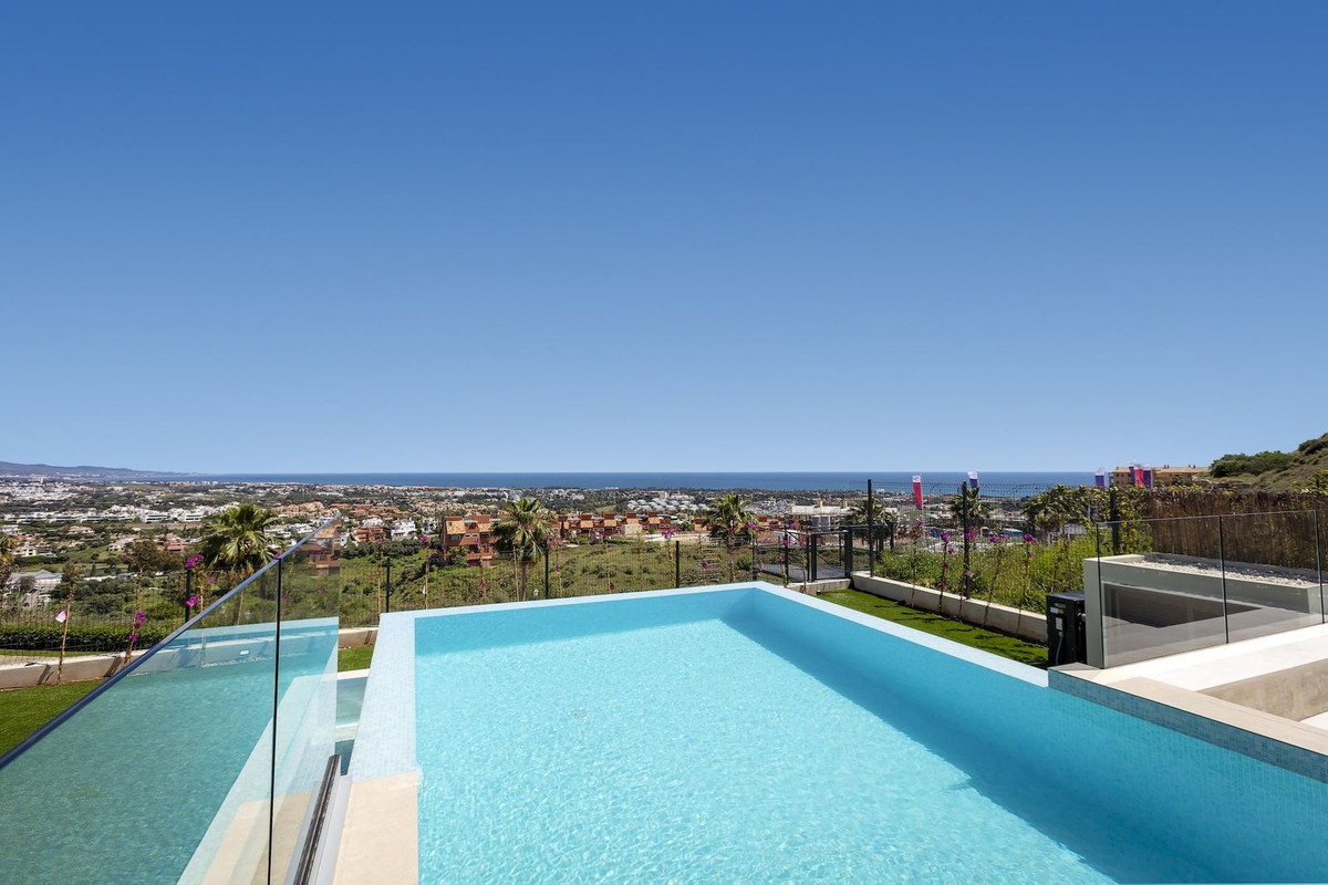 Se vende Villa - Chalet de 5 dormitorios en Costa Del Sol, Málaga, España