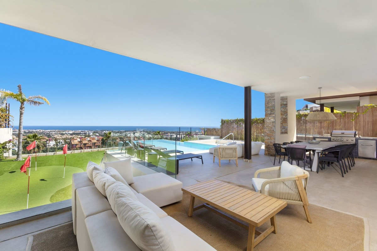 Se vende Villa - Chalet de 5 dormitorios en Costa Del Sol, Málaga, España