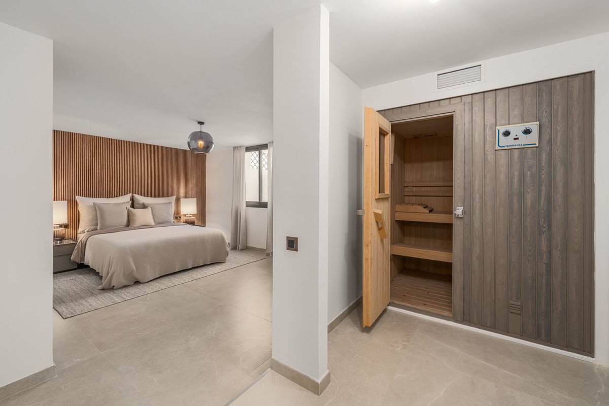 6 Bed Townhouse for sale in Puerto Banús Costa Del Sol, Málaga, Spain