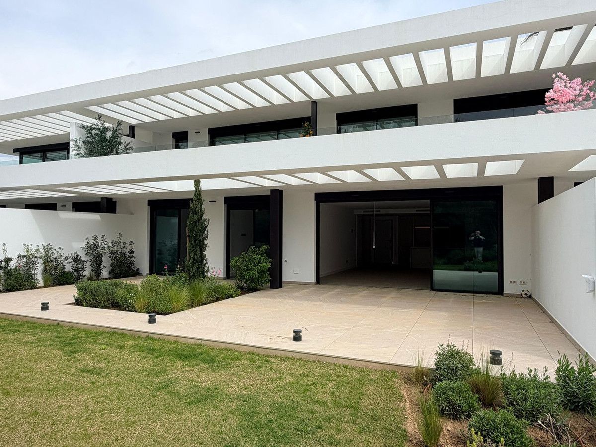 2 Bed Apartment for sale in Bahía De Marbella Costa Del Sol, Málaga, Spain