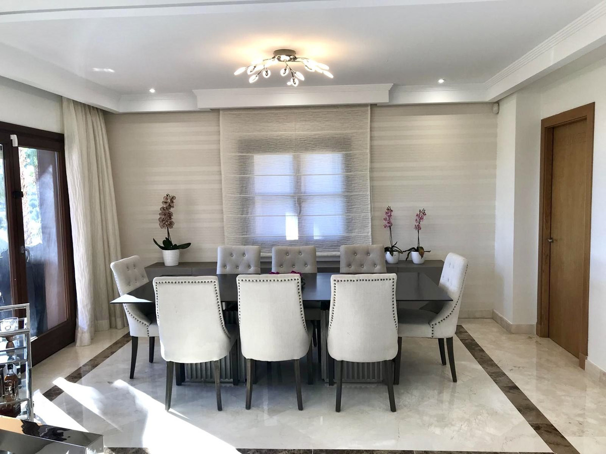 Se vende Villa - Chalet de 6 dormitorios en Costa Del Sol, Málaga, España