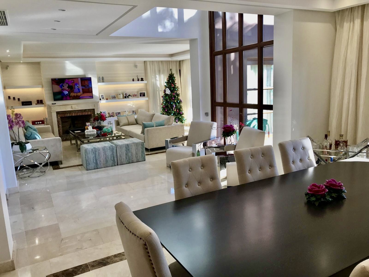 Se vende Villa - Chalet de 6 dormitorios en Costa Del Sol, Málaga, España