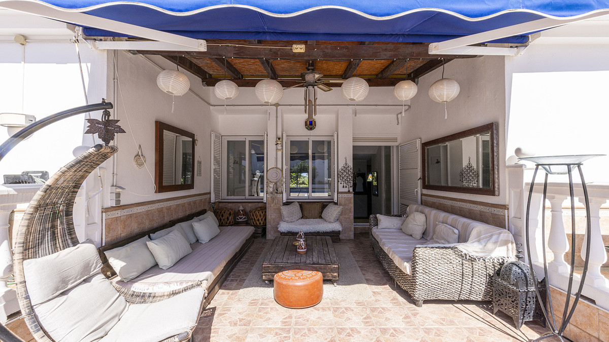 4 Bed Townhouse for sale in La Duquesa Costa Del Sol, Málaga, Spain
