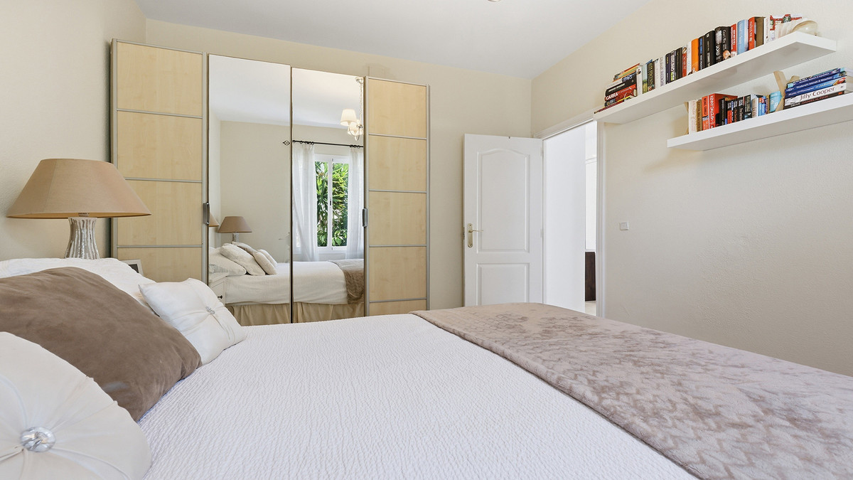 4 Bed Townhouse for sale in La Duquesa Costa Del Sol, Málaga, Spain