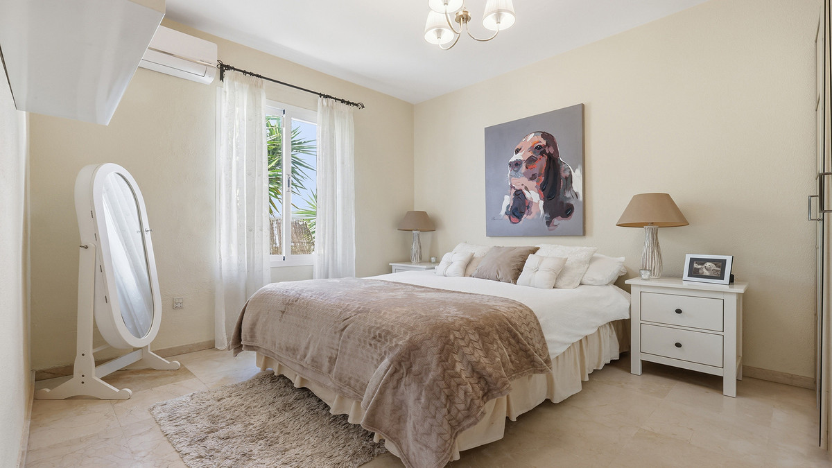 4 Bed Townhouse for sale in La Duquesa Costa Del Sol, Málaga, Spain
