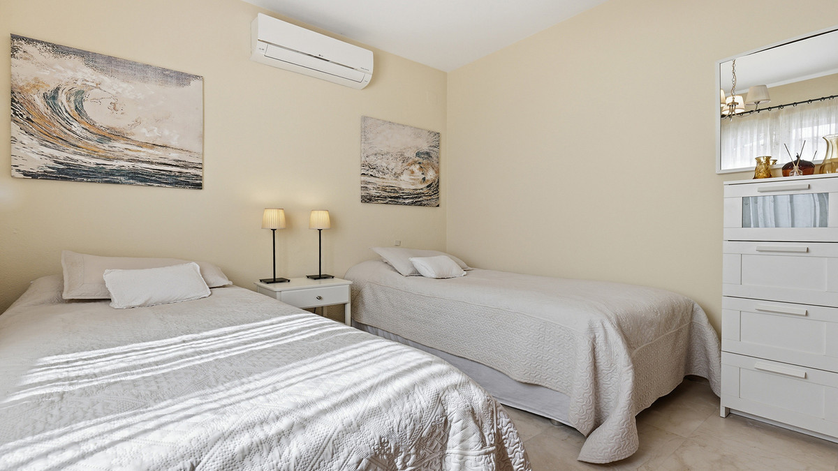 4 Bed Townhouse for sale in La Duquesa Costa Del Sol, Málaga, Spain