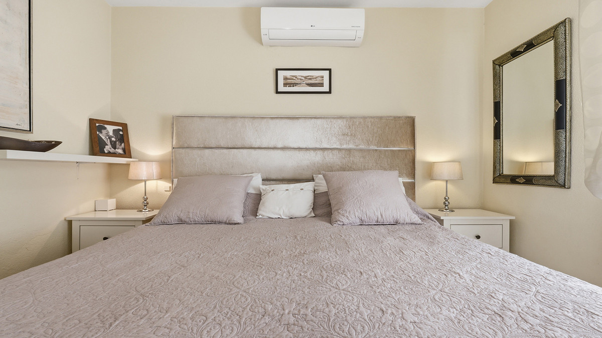 4 Bed Townhouse for sale in La Duquesa Costa Del Sol, Málaga, Spain