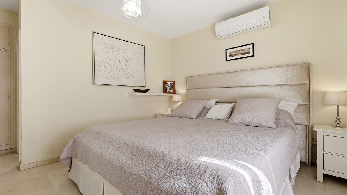 4 Bed Townhouse for sale in La Duquesa Costa Del Sol, Málaga, Spain
