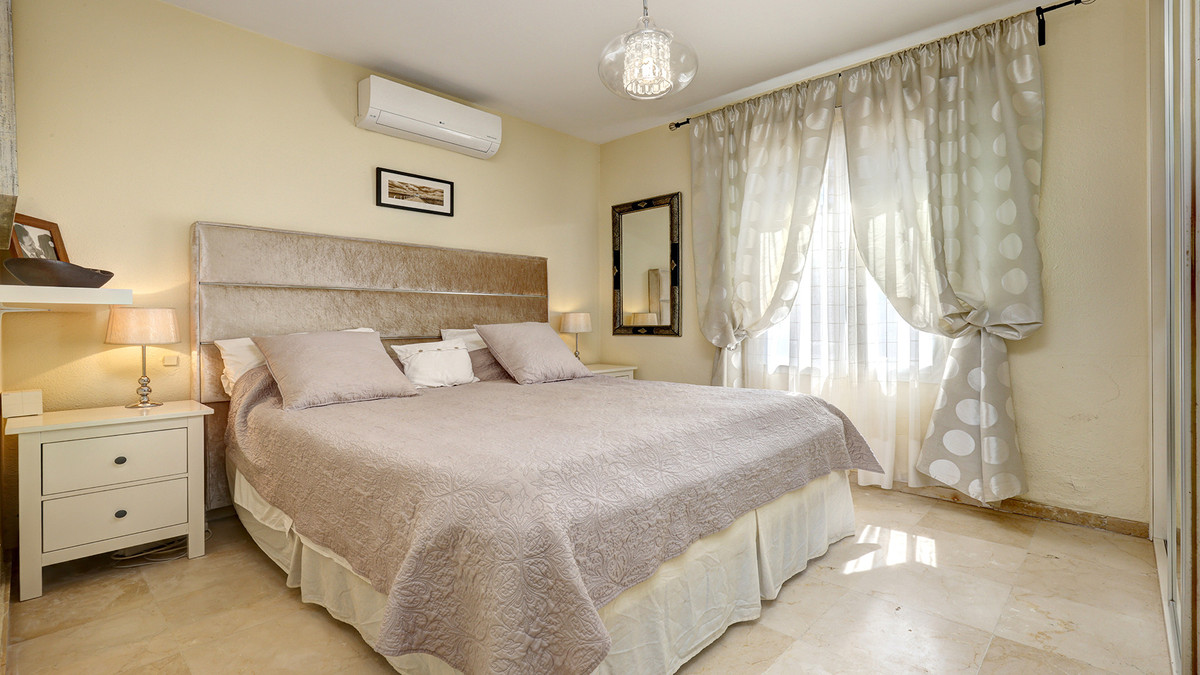 4 Bed Townhouse for sale in La Duquesa Costa Del Sol, Málaga, Spain