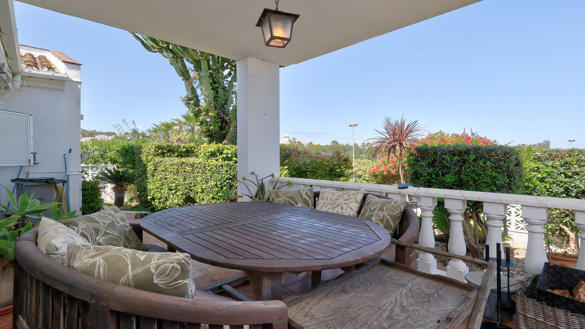 4 Bed Townhouse for sale in La Duquesa Costa Del Sol, Málaga, Spain