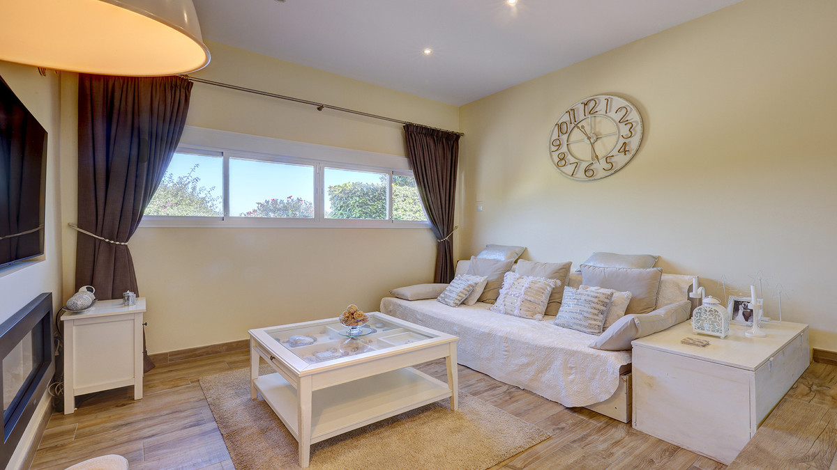 4 Bed Townhouse for sale in La Duquesa Costa Del Sol, Málaga, Spain