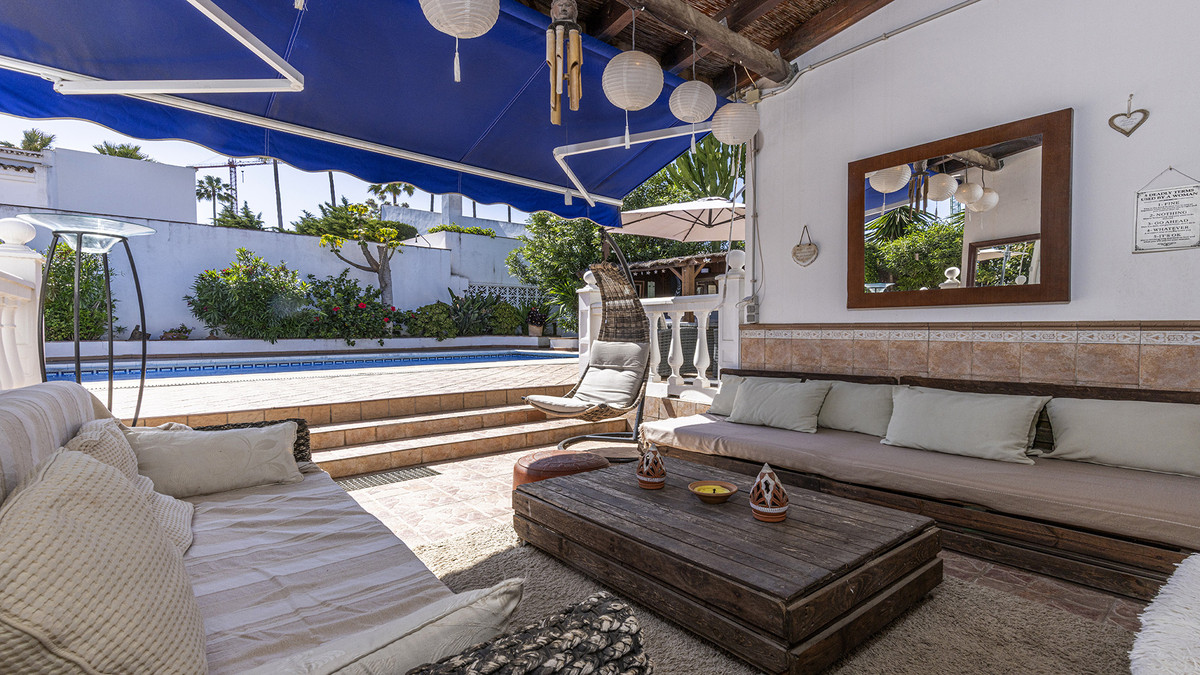 4 Bed Townhouse for sale in La Duquesa Costa Del Sol, Málaga, Spain