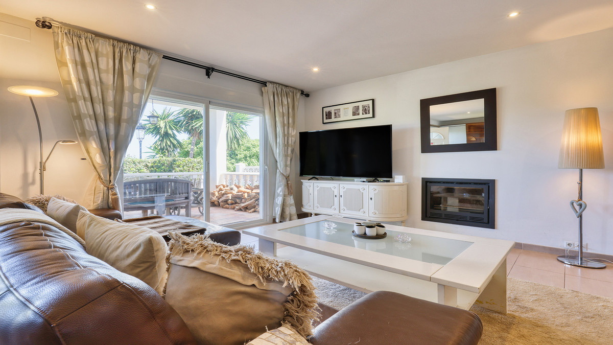 4 Bed Townhouse for sale in La Duquesa Costa Del Sol, Málaga, Spain