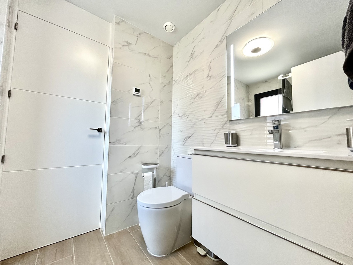 2 Bed Apartment for sale in Villamartin Costa Blanca, Alicante, Spain