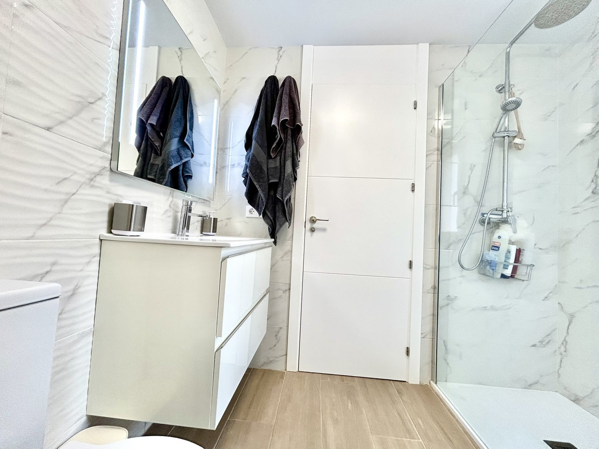 2 Bed Apartment for sale in Villamartin Costa Blanca, Alicante, Spain