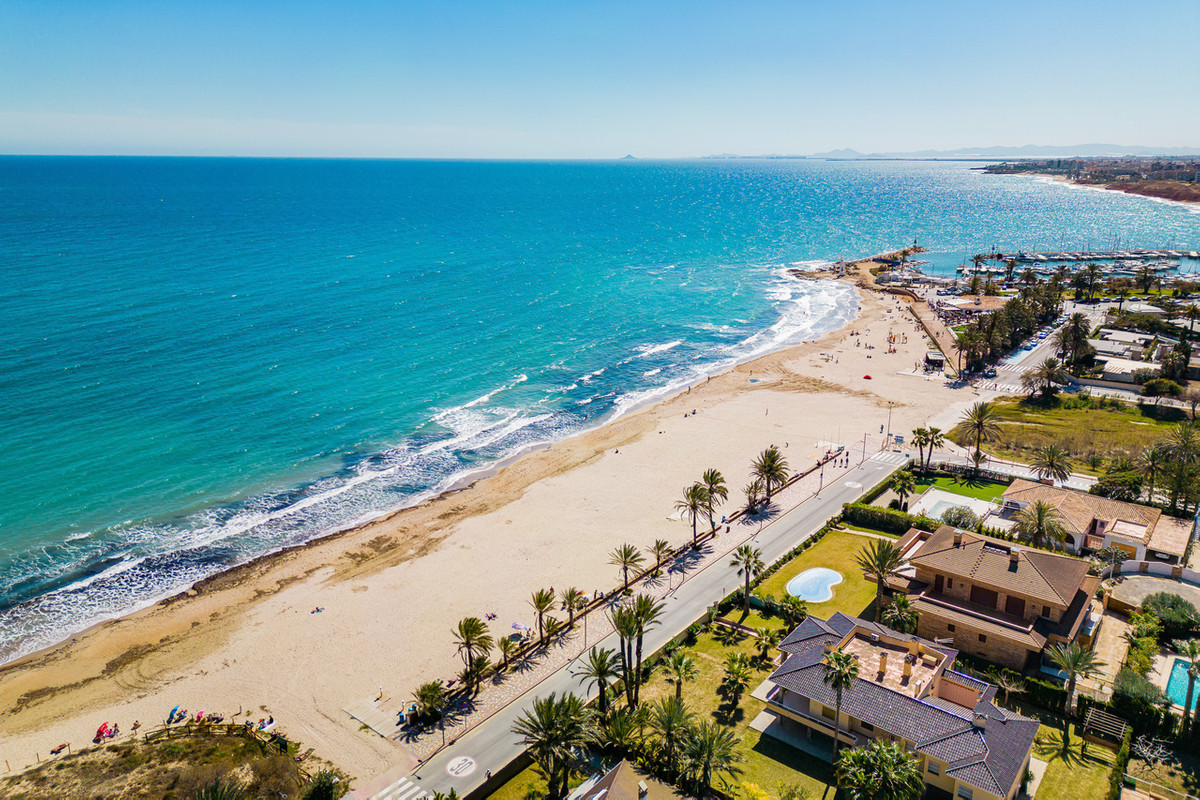 Se vende Villa - Chalet de 7 dormitorios en Costa Blanca, Alicante, España