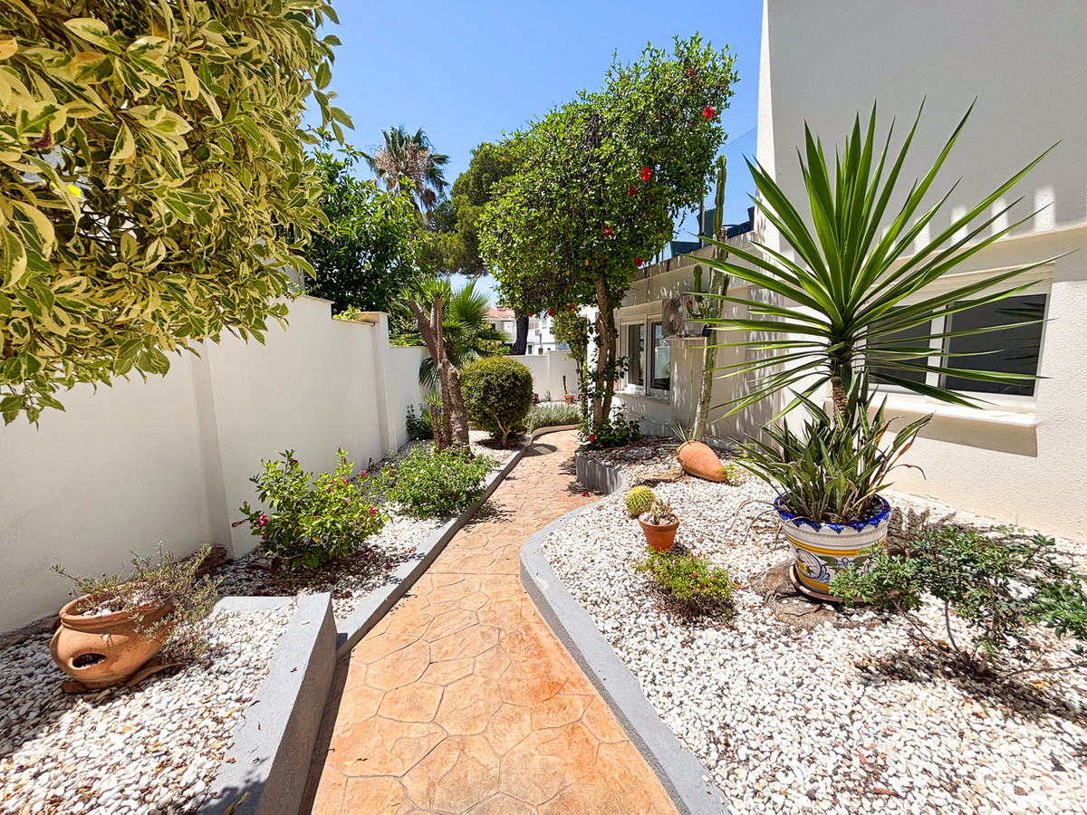Se vende Villa - Chalet de 7 dormitorios en Costa Blanca, Alicante, España