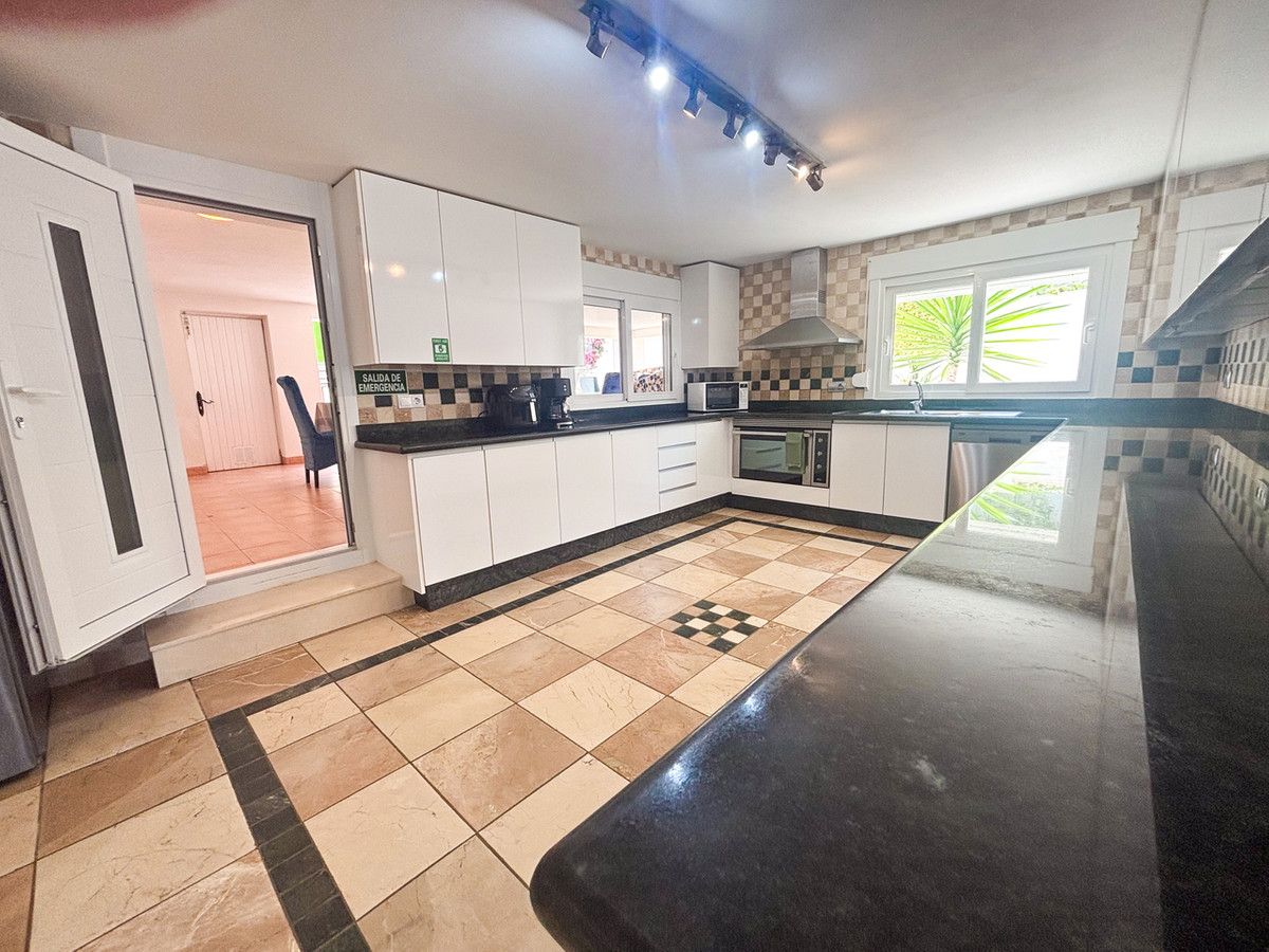 Se vende Villa - Chalet de 7 dormitorios en Costa Blanca, Alicante, España