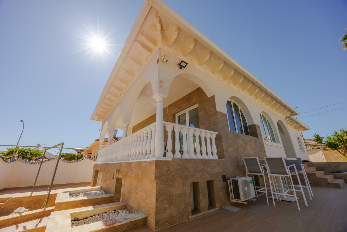 5 Bed Townhouse for sale in Ciudad Quesada Costa Blanca, Alicante, Spain