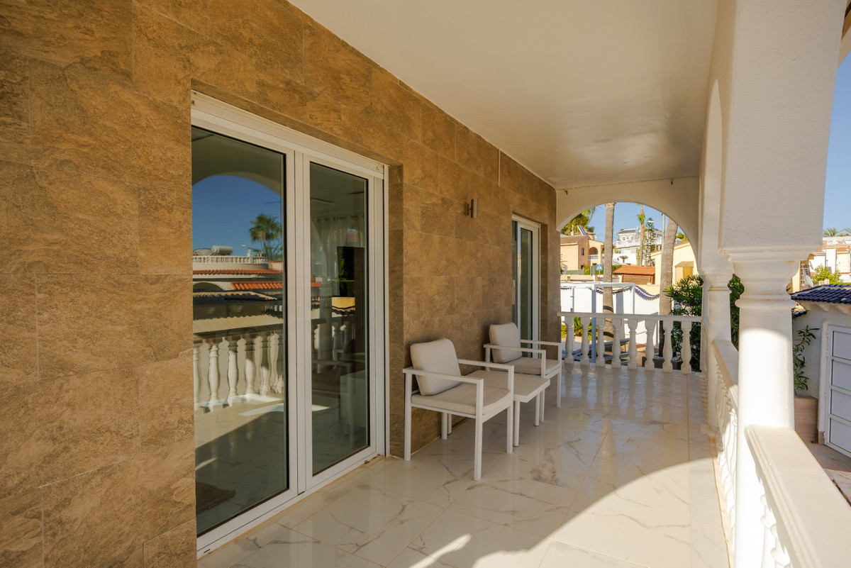 5 Bed Townhouse for sale in Ciudad Quesada Costa Blanca, Alicante, Spain