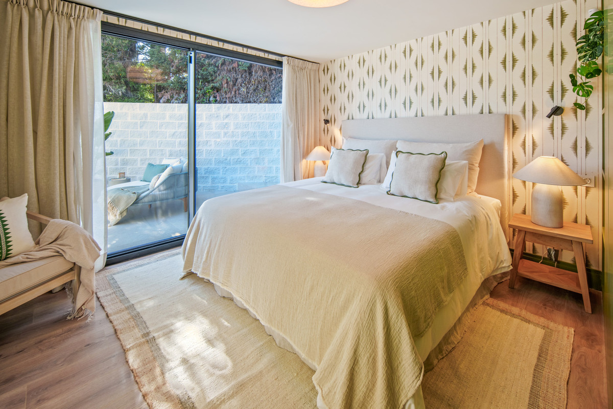 5 Bed Townhouse for sale in Nueva Andalucía Costa Del Sol, Málaga, Spain