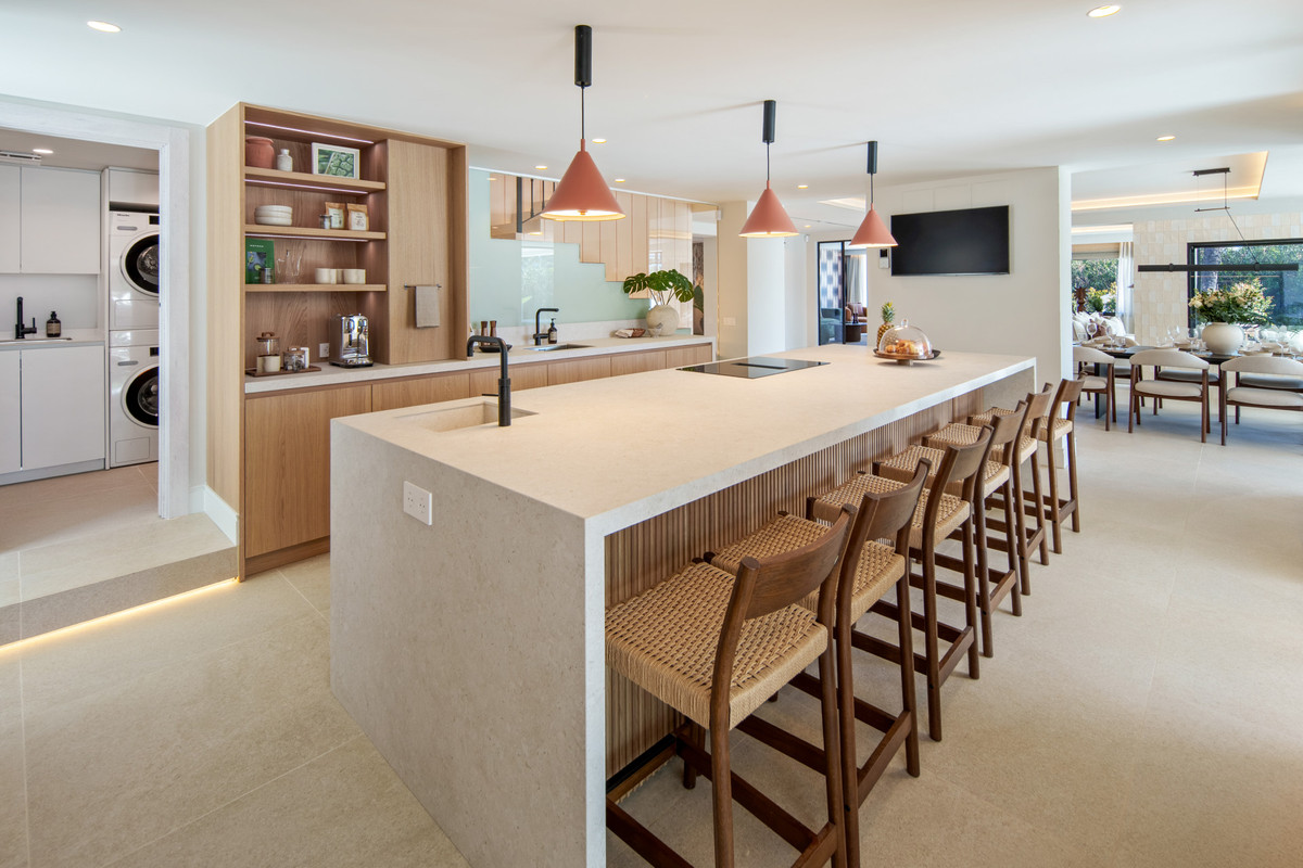 5 Bed Townhouse for sale in Nueva Andalucía Costa Del Sol, Málaga, Spain