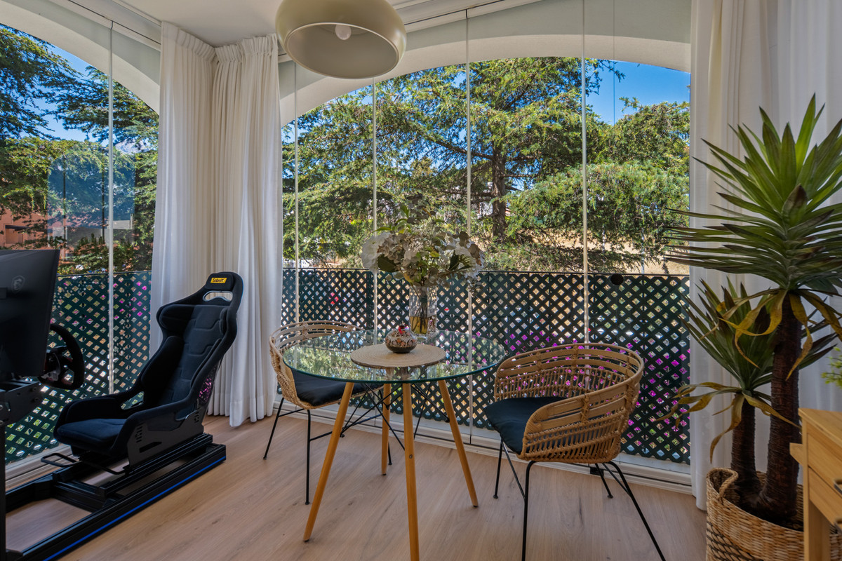 2 Bed Apartment for sale in The Golden Mile Costa Del Sol, Málaga, Spain
