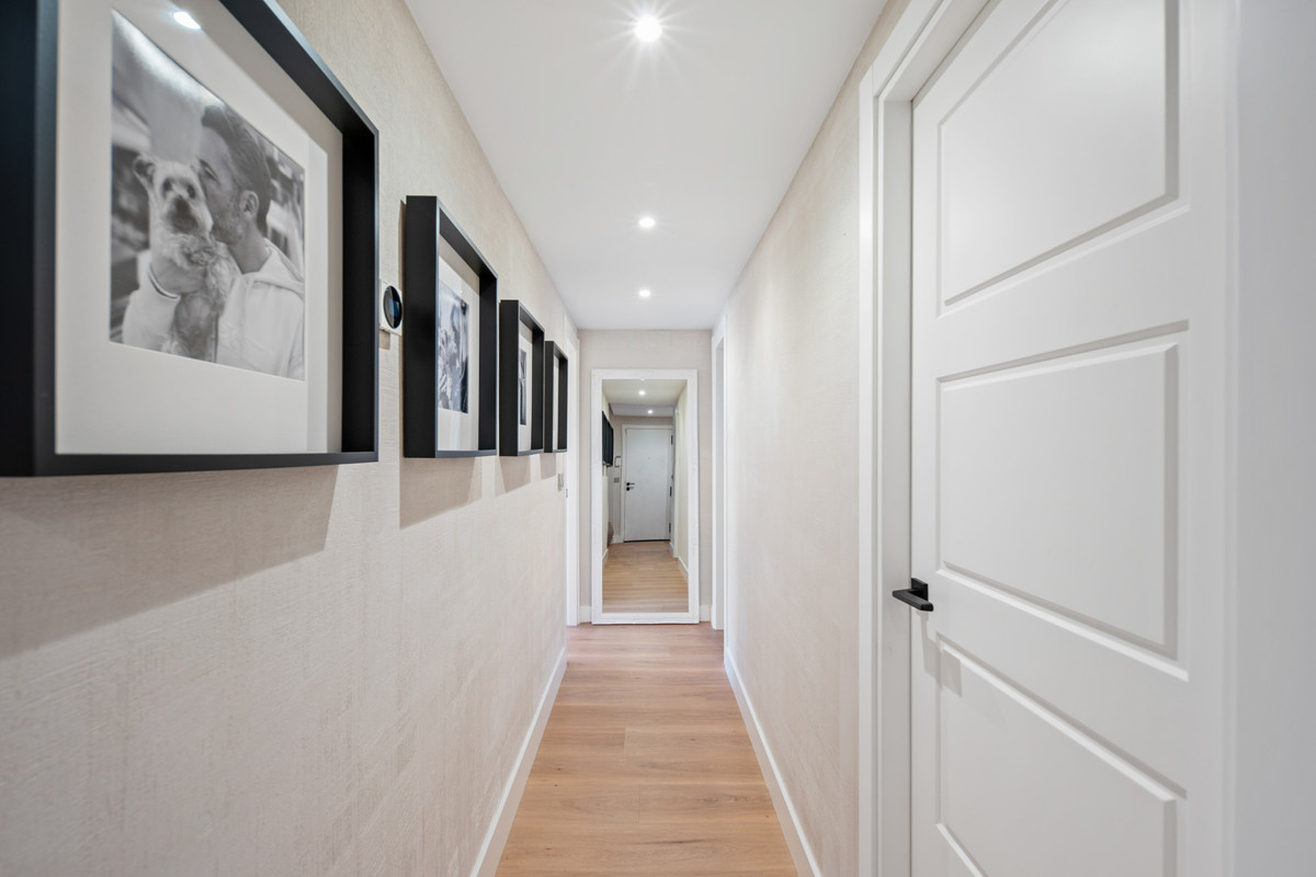 2 Bed Apartment for sale in The Golden Mile Costa Del Sol, Málaga, Spain