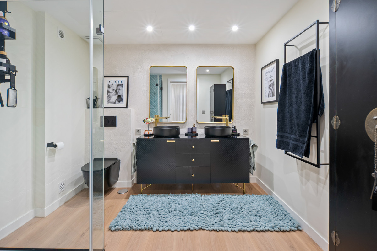 2 Bed Apartment for sale in The Golden Mile Costa Del Sol, Málaga, Spain