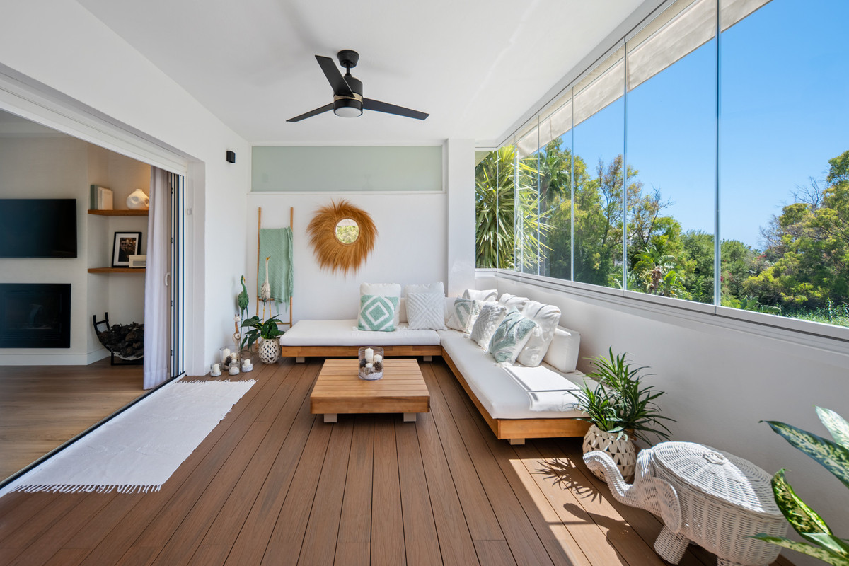 2 Bed Apartment for sale in The Golden Mile Costa Del Sol, Málaga, Spain