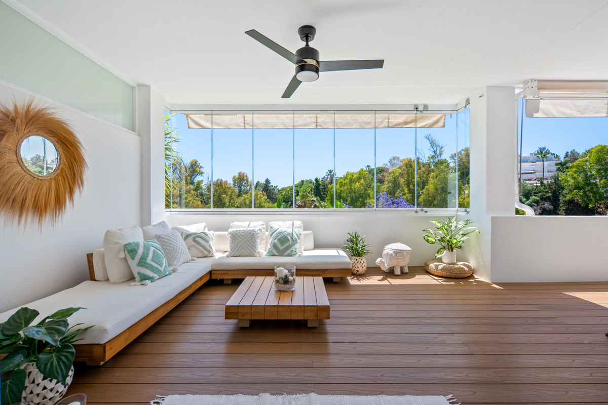 2 Bed Apartment for sale in The Golden Mile Costa Del Sol, Málaga, Spain