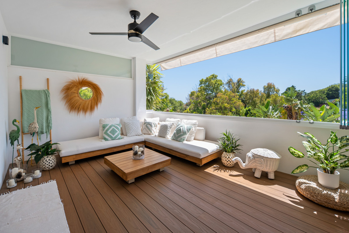 2 Bed Apartment for sale in The Golden Mile Costa Del Sol, Málaga, Spain