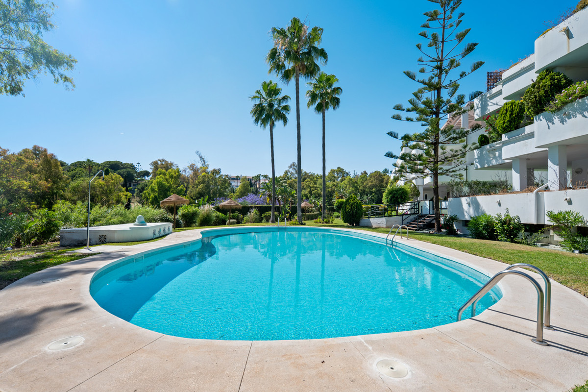 2 Bed Apartment for sale in The Golden Mile Costa Del Sol, Málaga, Spain