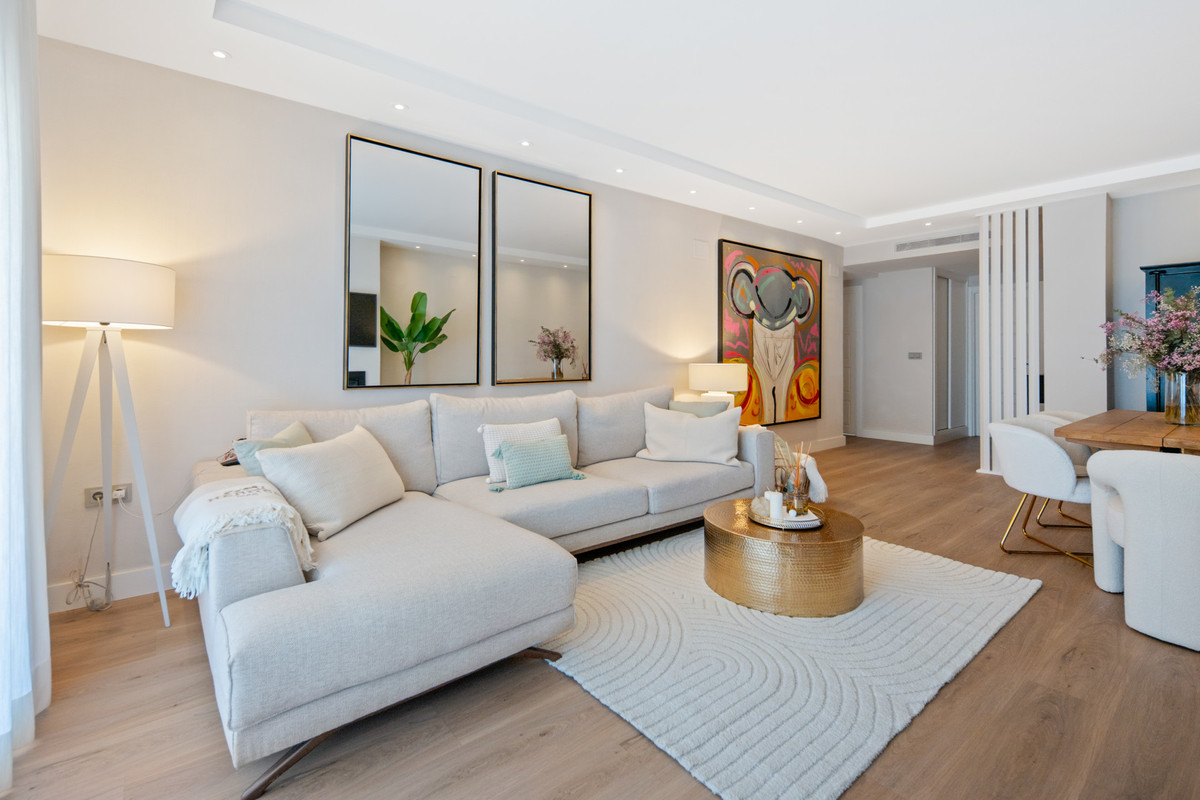 2 Bed Apartment for sale in The Golden Mile Costa Del Sol, Málaga, Spain