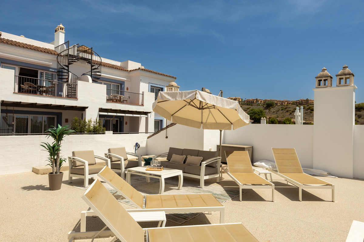 2 Bed Apartment for sale in Benahavís Costa Del Sol, Málaga, Spain