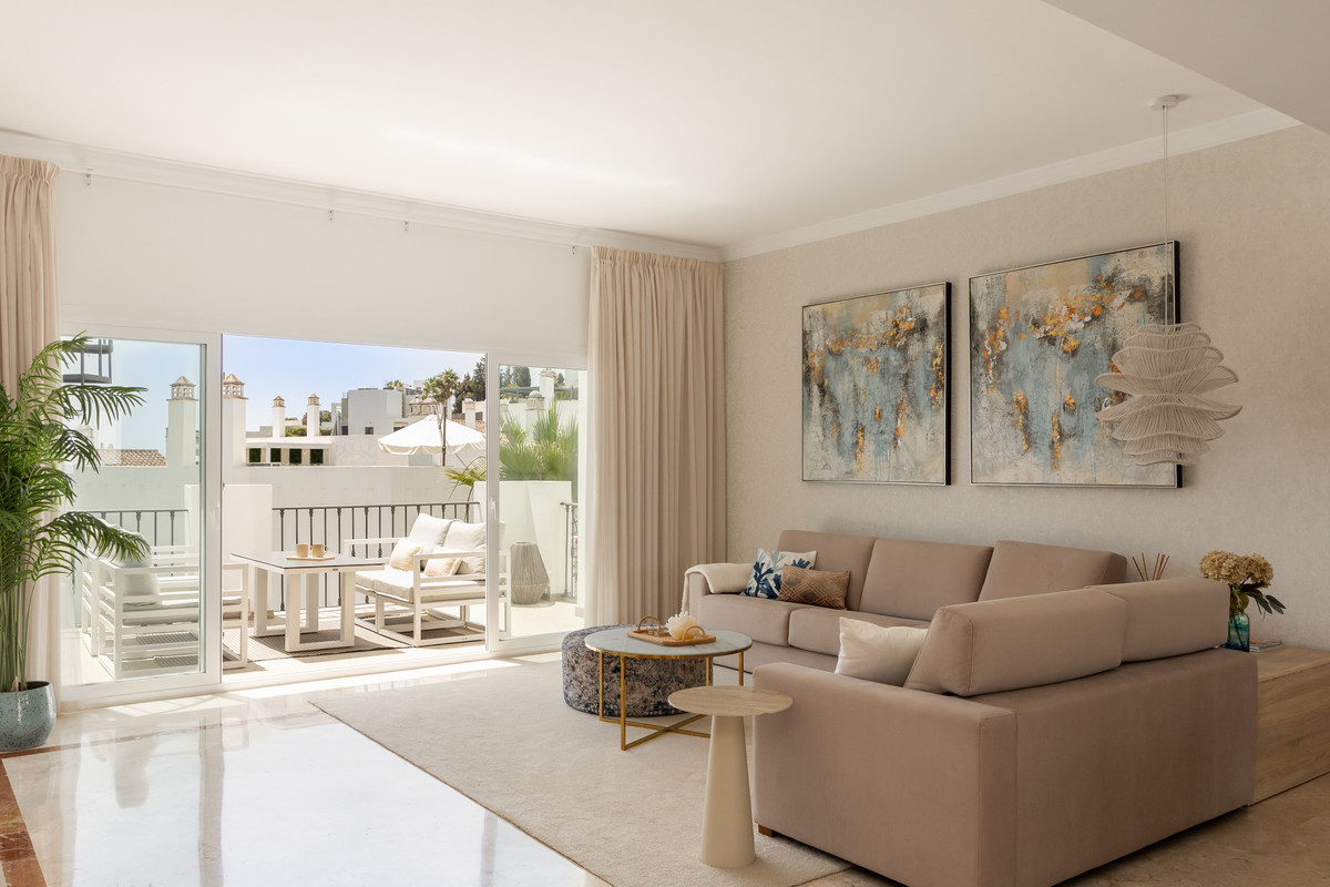 2 Bed Apartment for sale in Benahavís Costa Del Sol, Málaga, Spain