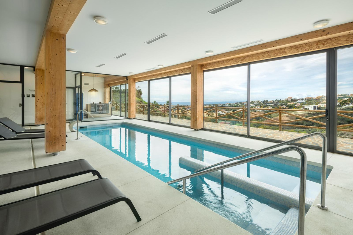 2 Bed Apartment for sale in Benahavís Costa Del Sol, Málaga, Spain