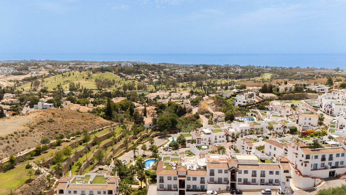2 Bed Apartment for sale in Benahavís Costa Del Sol, Málaga, Spain