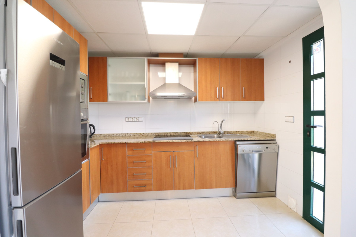 2 Bed Townhouse for sale in Dona Pepa Costa Blanca, Alicante, Spain