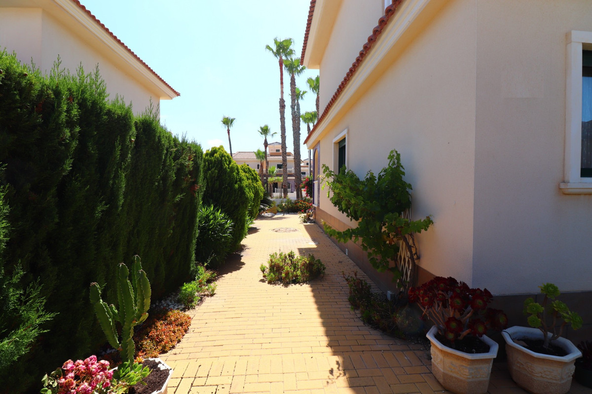 2 Bed Townhouse for sale in Dona Pepa Costa Blanca, Alicante, Spain