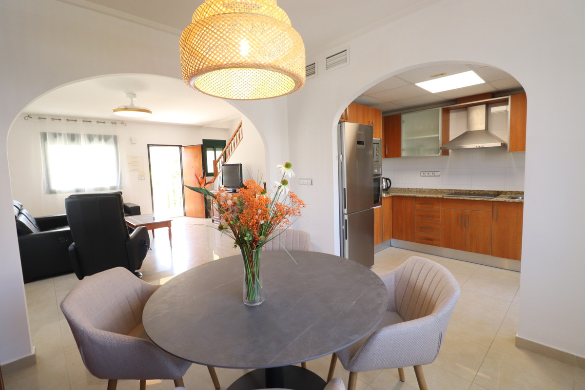 2 Bed Townhouse for sale in Dona Pepa Costa Blanca, Alicante, Spain