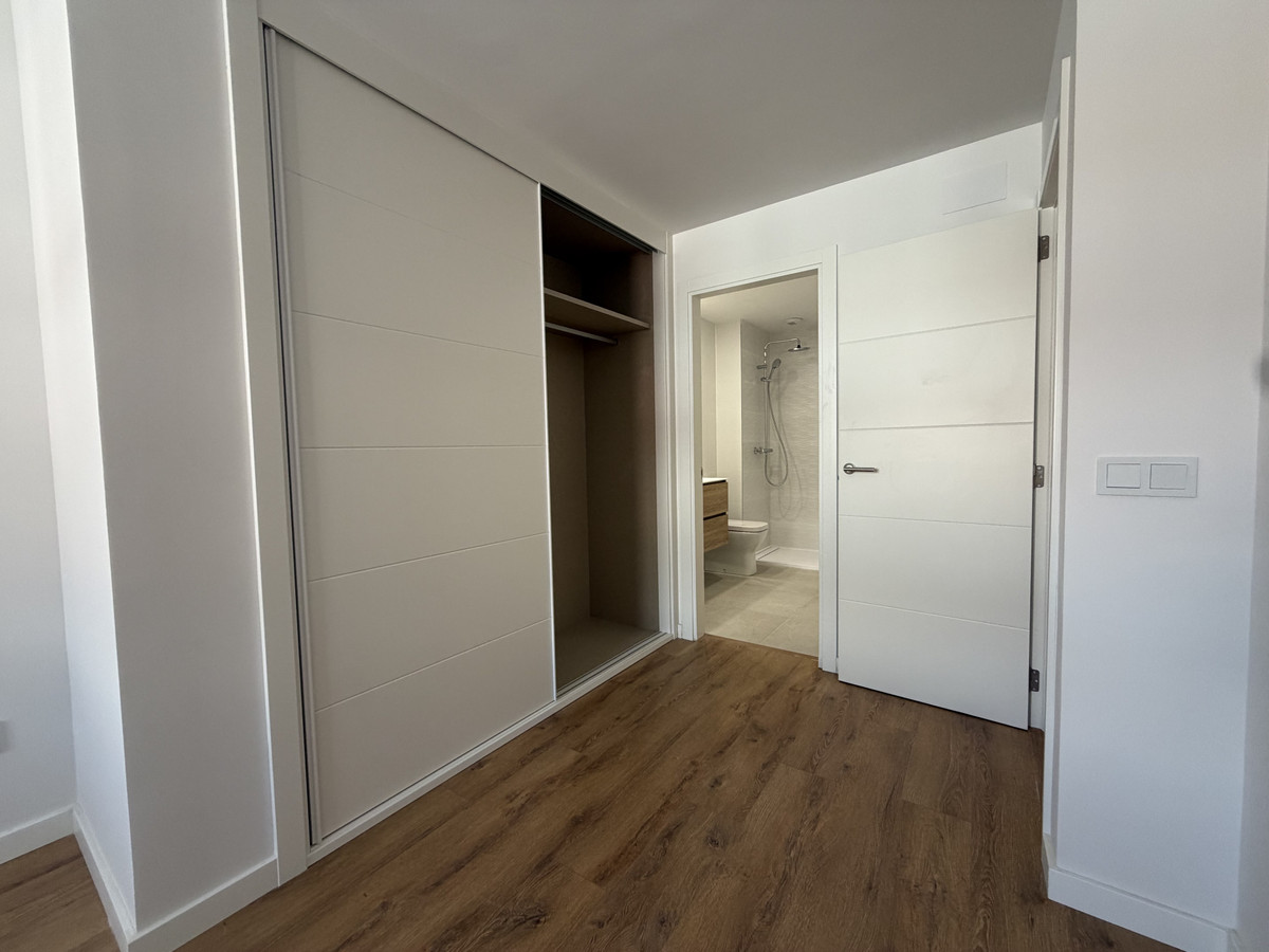2 Bed Apartment for sale in Estepona Costa Del Sol, Málaga, Spain